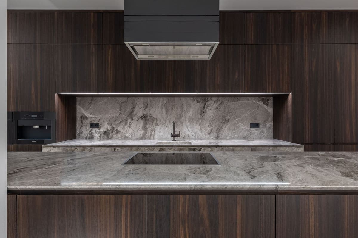 Minimal kitchen countertop and extractor